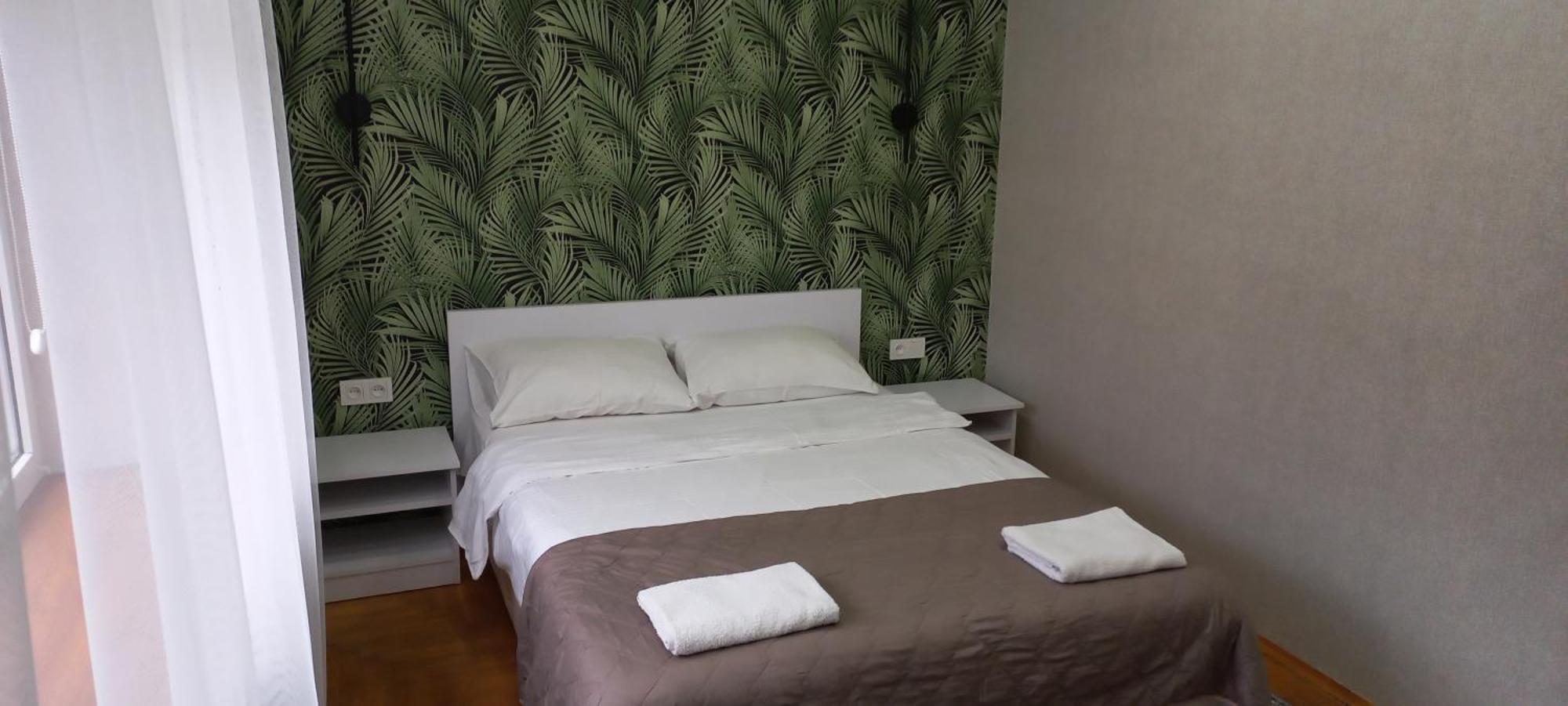 Pelican Guest House & Hostel Chernivtsi Exterior photo